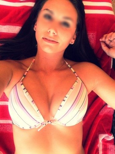 Fille en couple recherche sexfriend (arabe et black ok)