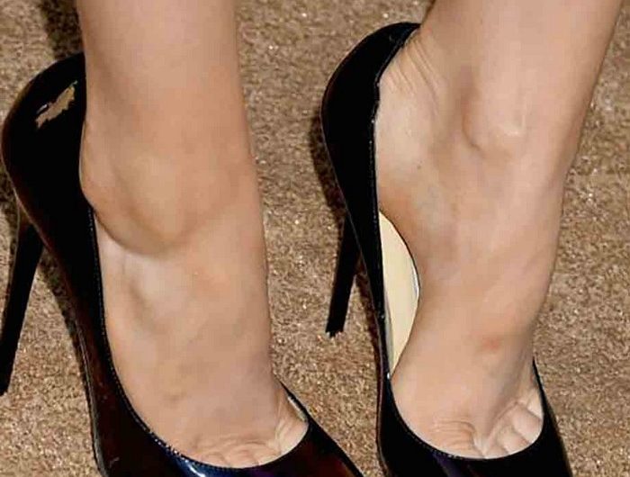 Femme mariée cherche des hommes fétichistes des pieds à Valence