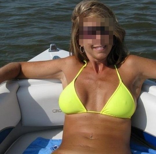 Femme mature qui trompe son conjoint en manque de bites à Limoges