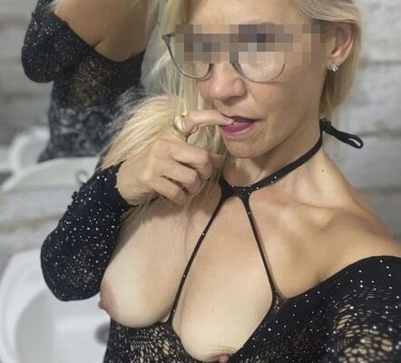Dominatrice sаdо mаsо еn соuрlе – Drômе pour humiliation en trio